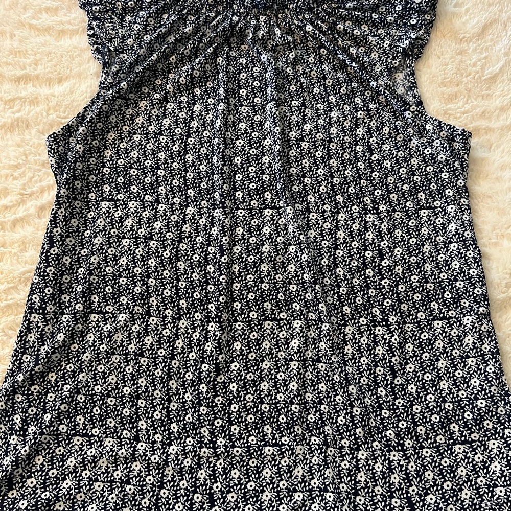 Ladies NWOT Adrianna Papell | Navy & White Floral Top | Size Large